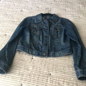 LOFT denim jacket. Cropped. Fitted.